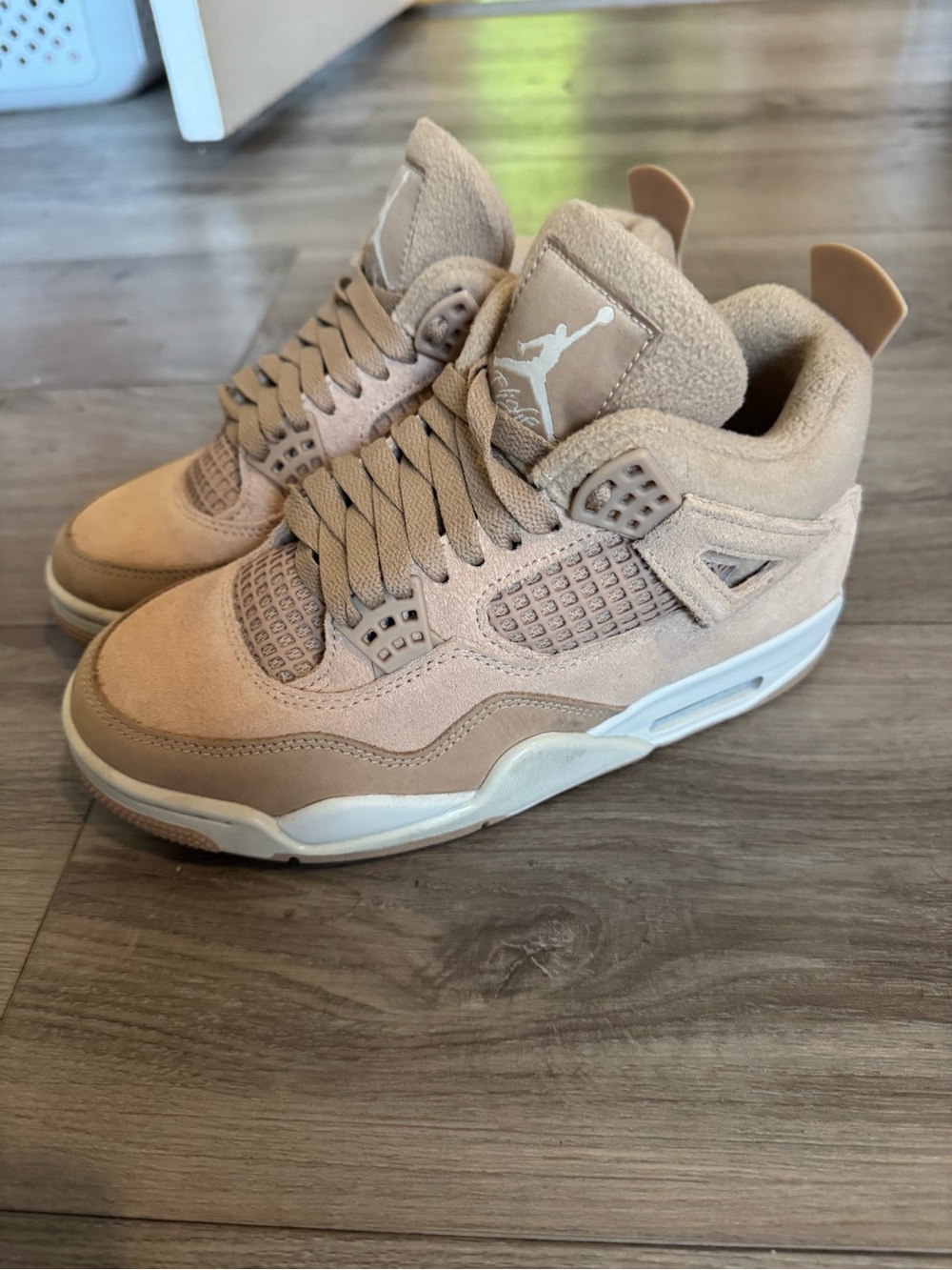 Jordan retro 4 womens